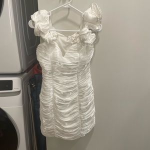 NEW 🎉 white dress with ruffle sleeves! Super cute!